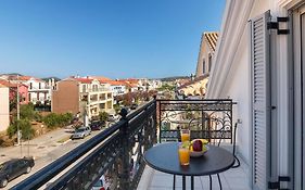 Gerry’s Argostoli central square loft